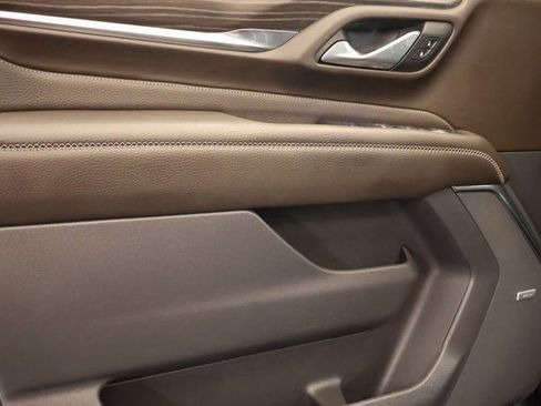 Used 2022 GMC Yukon XL Denali AWD/4WD image 9