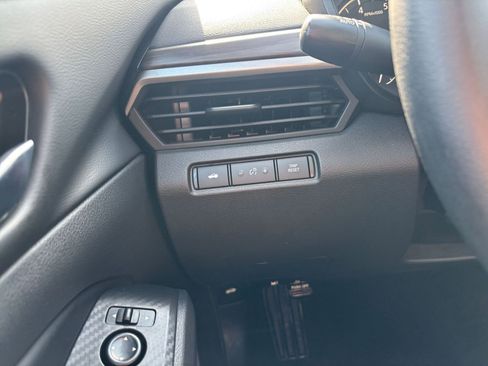 Used 2025 Nissan Altima 2.5 SV FWD image 34