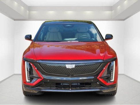 New 2026 Cadillac Lyriq Signature Sport image 2