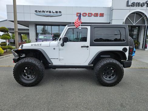 Used 2015 Jeep Wrangler Sport AWD/4WD image 2
