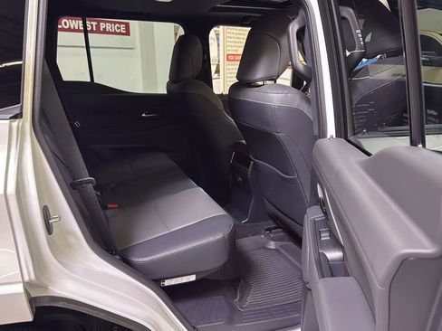 Used 2024 Lexus GX 550 w/ Accessory Package (2T) image 23