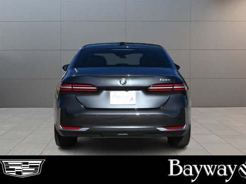 Used 2024 BMW 530i image 6