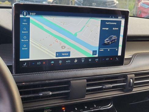 Used 2023 Lincoln Corsair AWD image 25