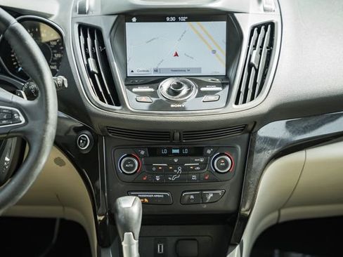 Used 2017 Ford Escape Titanium FWD image 22