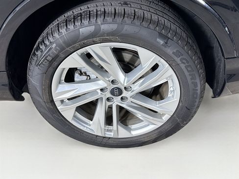 Used 2024 Audi Q7 3.0T Premium Plus AWD/4WD image 40