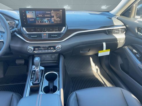 New 2025 Nissan Altima 2.5 SR w/ SR Premium Package image 27
