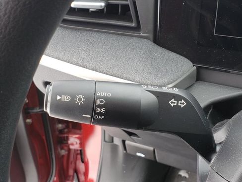 Certified 2025 Nissan Kicks SV image 36