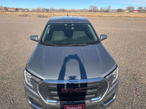 Used 2024 GMC Terrain SLE image 13