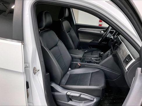 Used 2021 Volkswagen Atlas Cross Sport SE FWD image 9