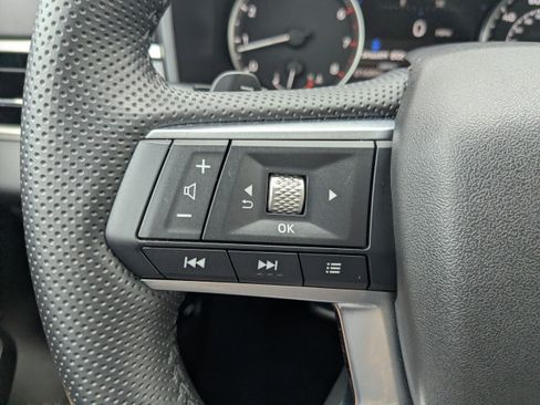 Used 2023 Mitsubishi Outlander SE image 29