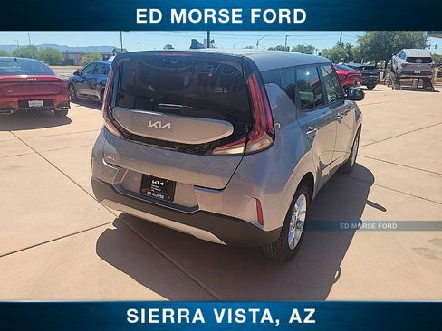 Used 2025 Kia Soul LX FWD image 6