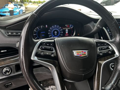 Used 2019 Cadillac Escalade ESV Platinum RWD image 41