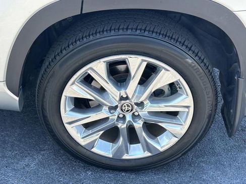 Used 2021 Toyota Highlander Limited AWD/4WD image 14