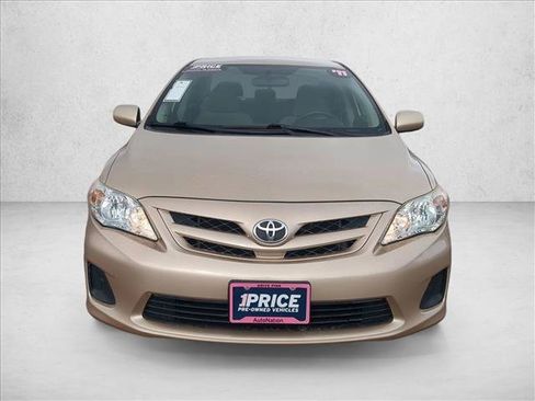 Used 2011 Toyota Corolla LE image 2