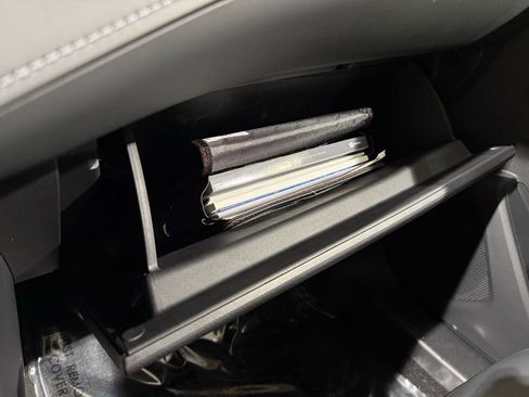 Certified 2023 Toyota Highlander XLE image 32