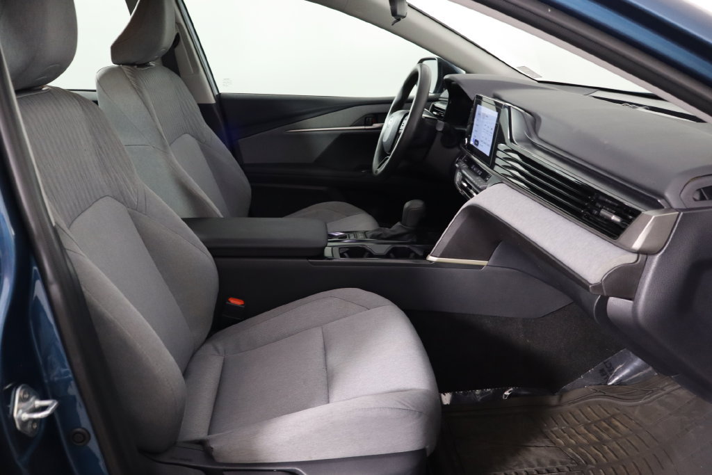Used 2026 Toyota Camry LE FWD image 18
