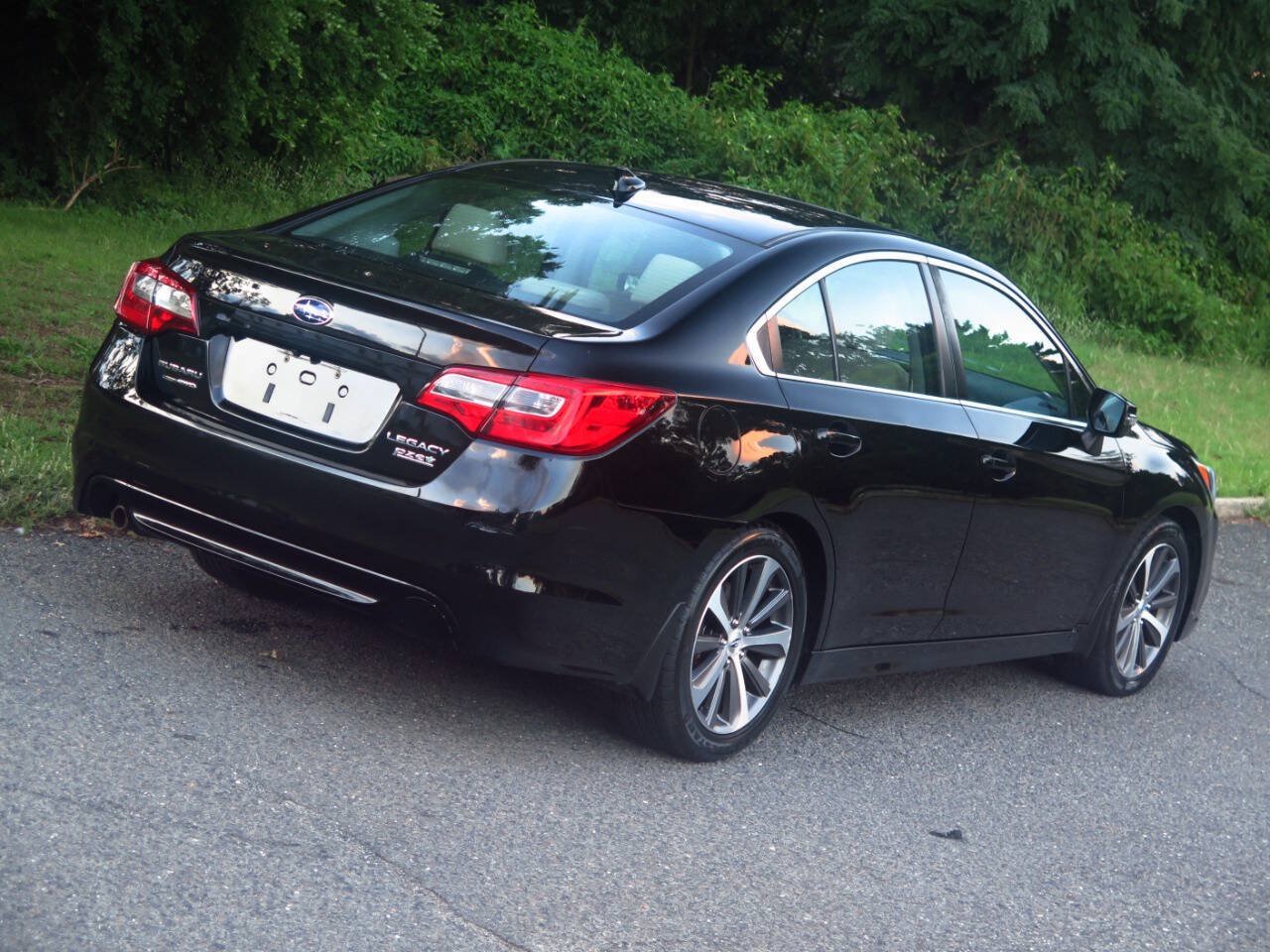 Used 2017 Subaru Legacy 2.5i Limited AWD/4WD image 21