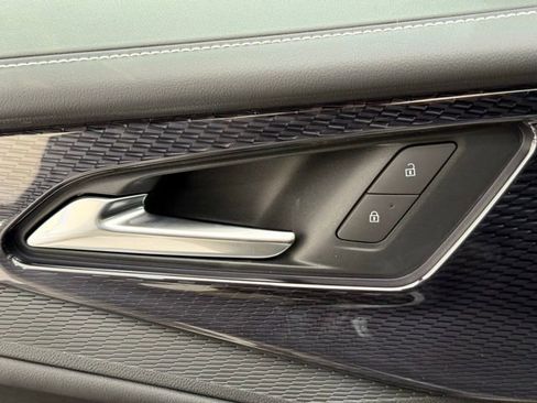 New 2025 Chevrolet Blazer EV LT image 28