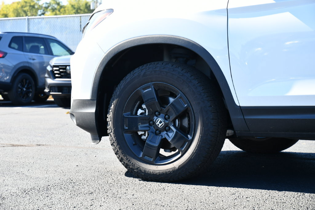 Used 2026 Honda Ridgeline Black Edition image 12