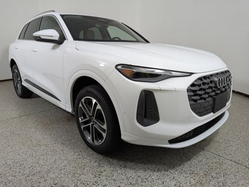 New 2025 Audi Q5 Premium image 1