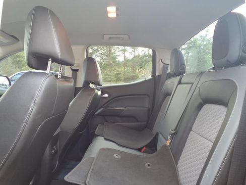 Used 2015 Chevrolet Colorado Z71 AWD/4WD image 10