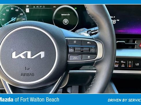 Used 2025 Kia Sportage SX Prestige image 11