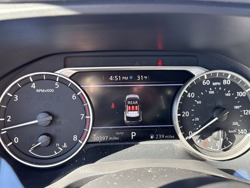 Used 2023 Nissan Rogue SV image 5