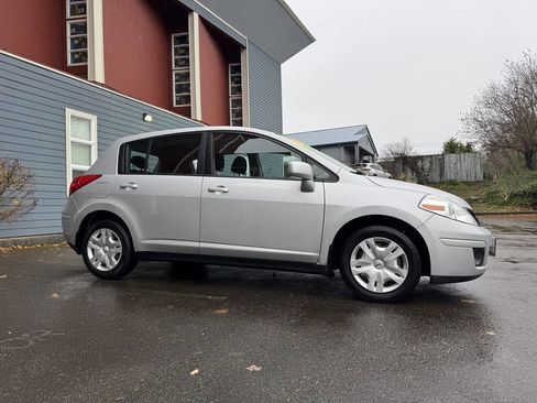Used 2010 Nissan Versa 1.8 S w/ PWR Plus Pkg image 2