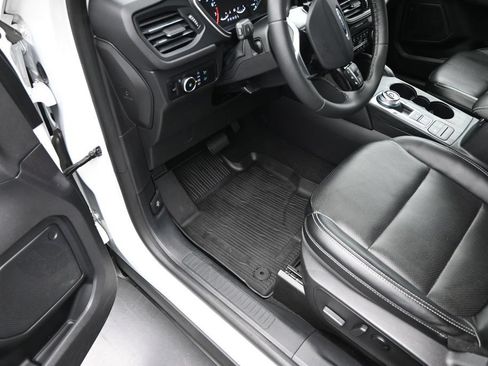 Used 2022 Ford Escape SEL FWD image 6