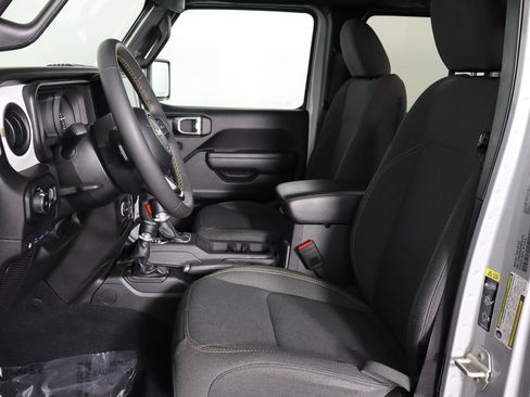 Used 2024 Jeep Wrangler Unlimited AWD/4WD image 14