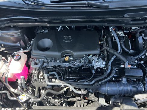 Used 2024 Toyota Sienna XLE FWD image 36