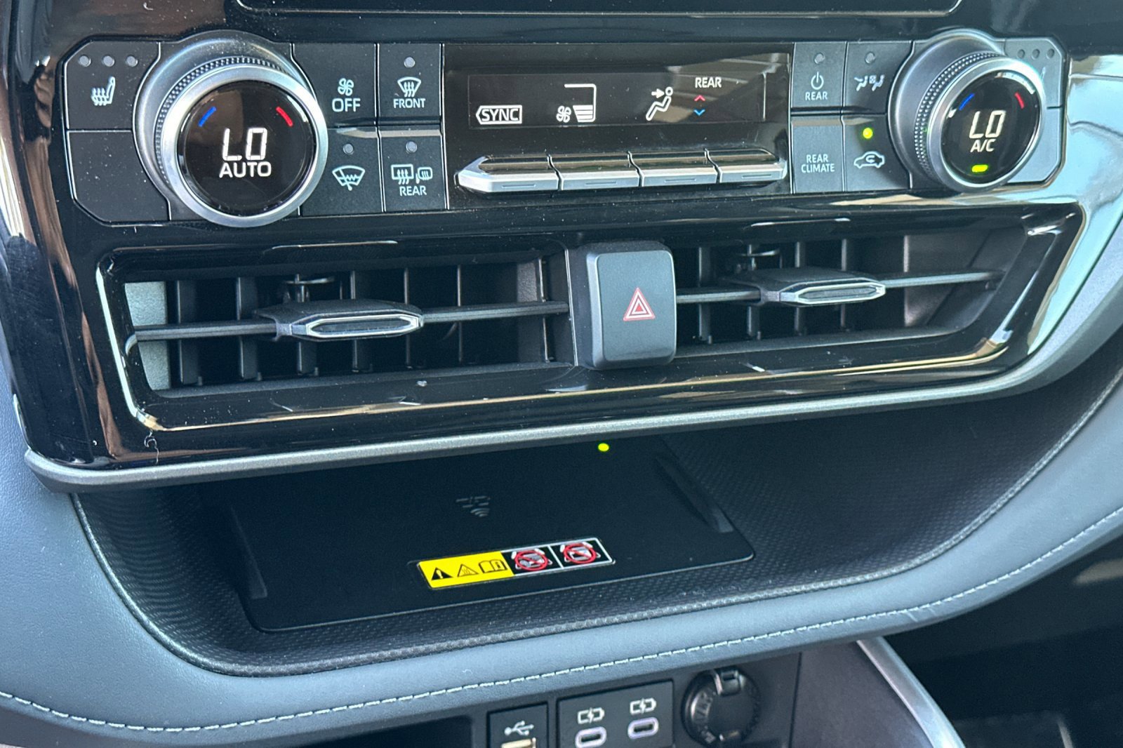 Used 2025 Toyota Highlander XLE FWD image 22