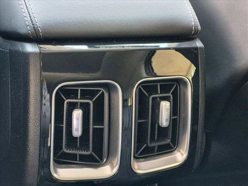 Used 2023 Kia Sorento SX FWD image 17