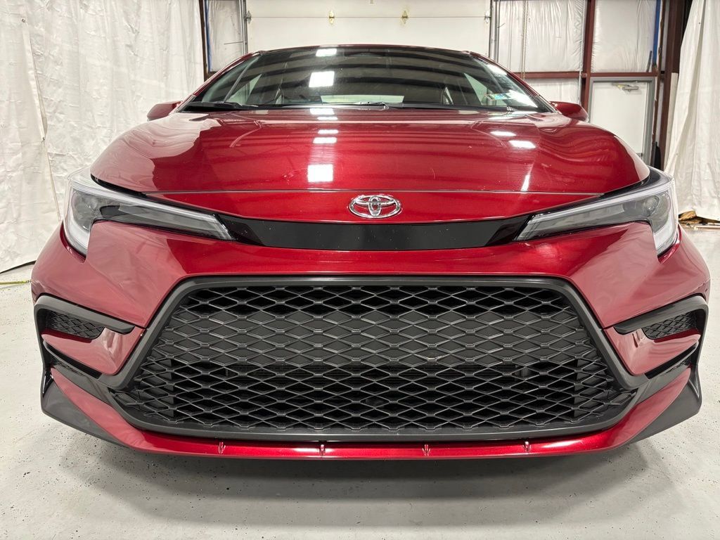 Used 2026 Toyota Corolla SE FWD image 2