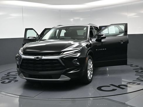 Used 2025 Chevrolet Blazer LT w/ Sound & Technology Package FWD image 22
