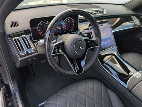 New 2025 Mercedes-Benz S 580 4MATIC Sedan image 3