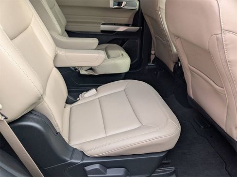 Used 2022 Ford Explorer XLT w/ Equipment Group 202A image 26