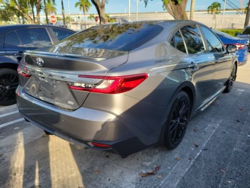 Used 2025 Toyota Camry SE FWD image 4