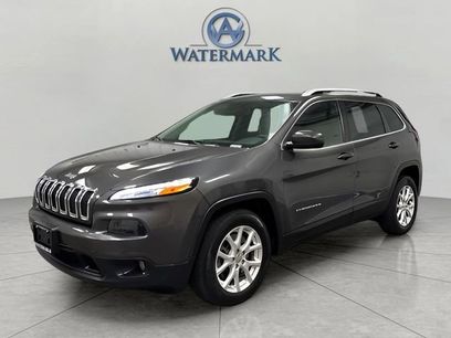 Used 2018 Jeep Cherokee Latitude Plus w/ Comfort/Convenience Group