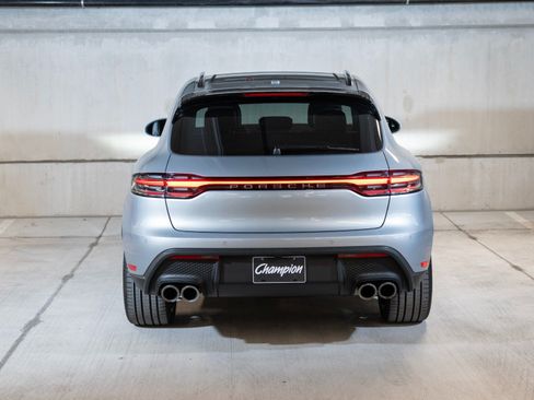 Certified 2026 Porsche Macan AWD/4WD image 10