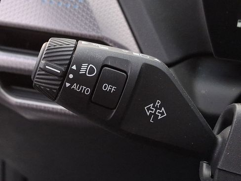 Used 2025 BMW 228i xDrive w/ Technology Package image 19