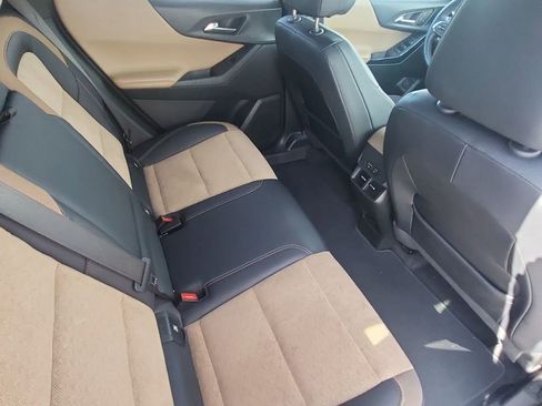 Used 2025 Chevrolet Equinox ACTIV w/ Safety and Technology Package AWD/4WD image 34