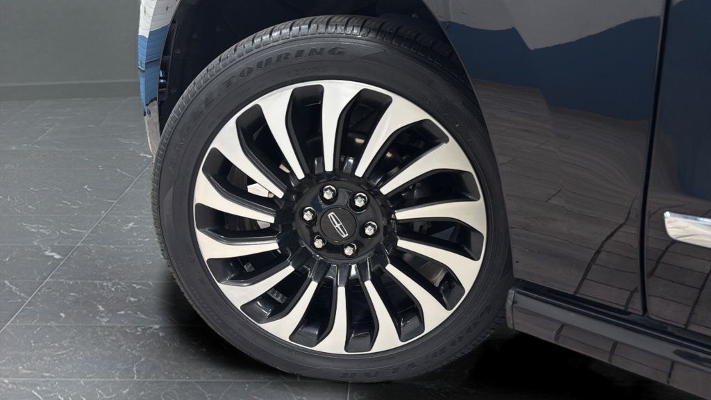 Used 2024 Lincoln Navigator L Black Label AWD/4WD image 40