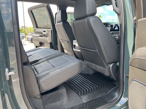 Used 2025 Chevrolet Silverado 2500 LTZ w/ LTZ Convenience Package AWD/4WD image 31