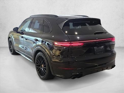 Used 2021 Porsche Cayenne GTS image 7