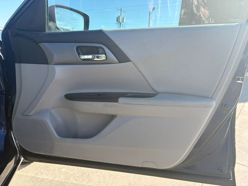Used 2014 Honda Accord LX image 37