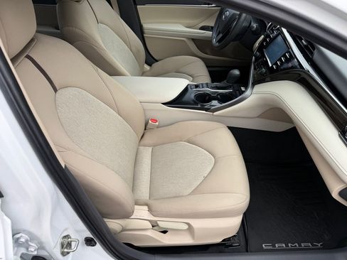 Certified 2020 Toyota Camry LE image 39