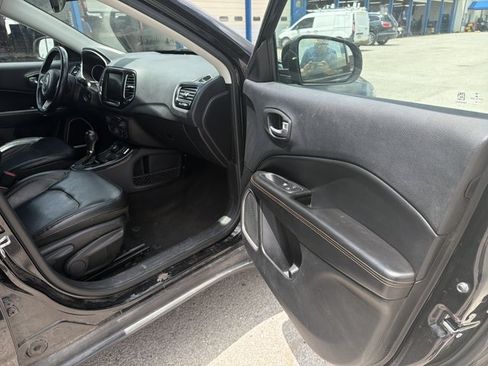 Used 2018 Jeep Compass Limited AWD/4WD image 21