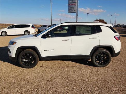New 2026 Jeep Compass Latitude image 2