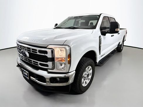 Used 2024 Ford F250 XLT w/ 360-Degree Camera Package AWD/4WD image 3